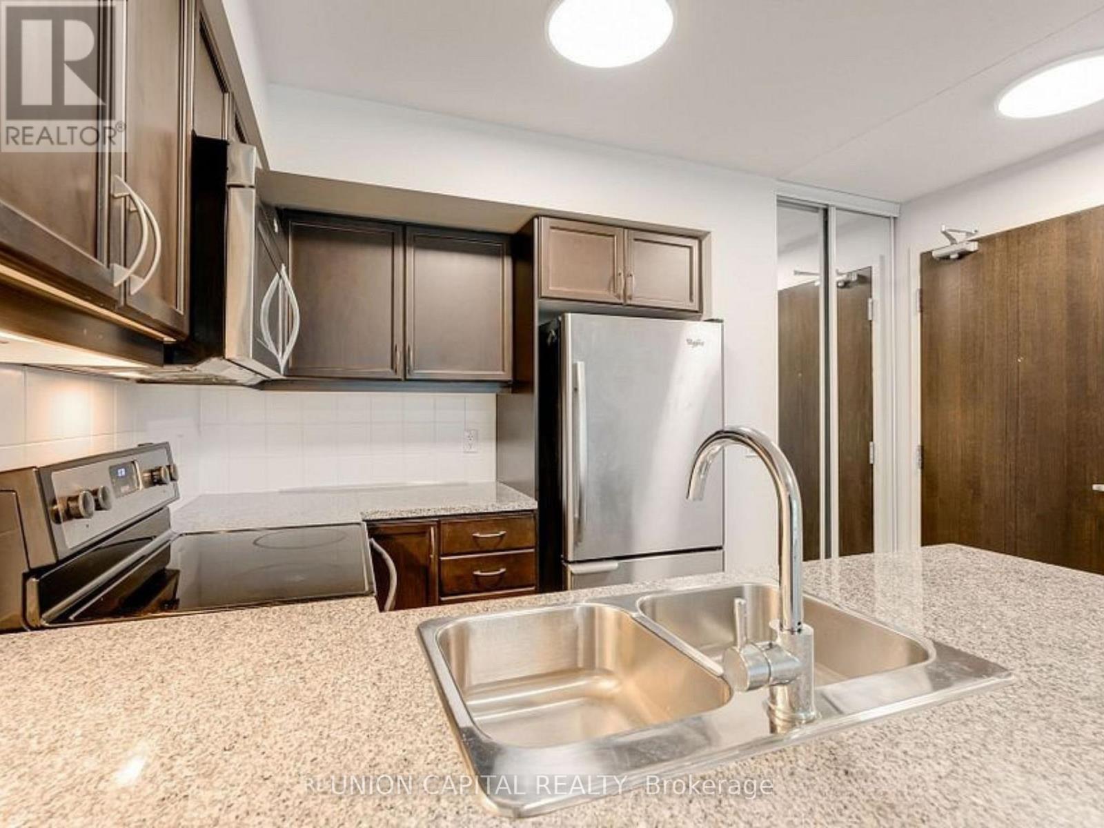 1007 - 19 Grand Trunk Crescent, Toronto (Waterfront Communities), Ontario  M5J 3A3 - Photo 11 - C12687152