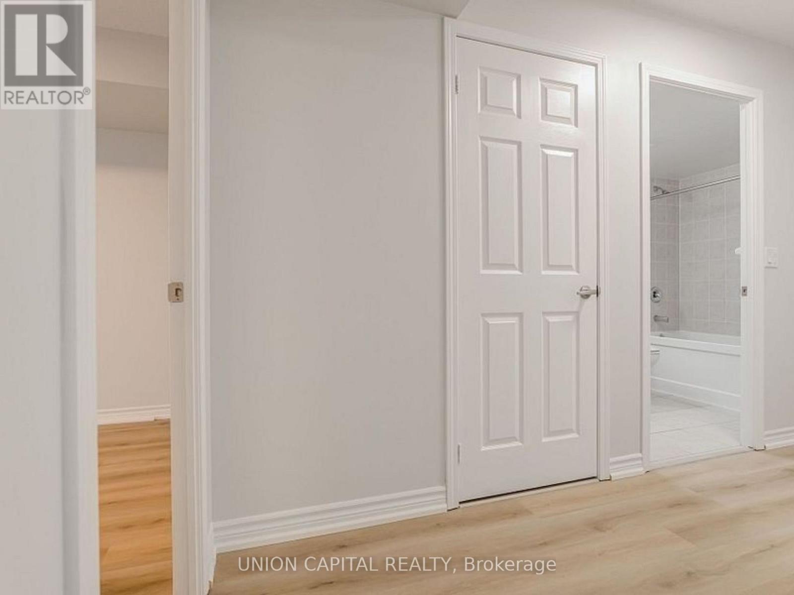 1007 - 19 Grand Trunk Crescent, Toronto (Waterfront Communities), Ontario  M5J 3A3 - Photo 12 - C12687152