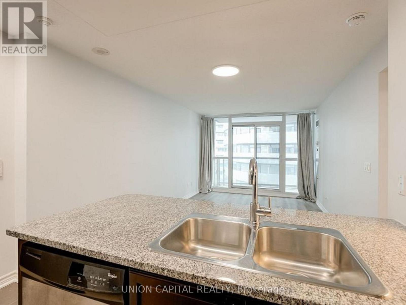 1007 - 19 Grand Trunk Crescent, Toronto (Waterfront Communities), Ontario  M5J 3A3 - Photo 13 - C12687152