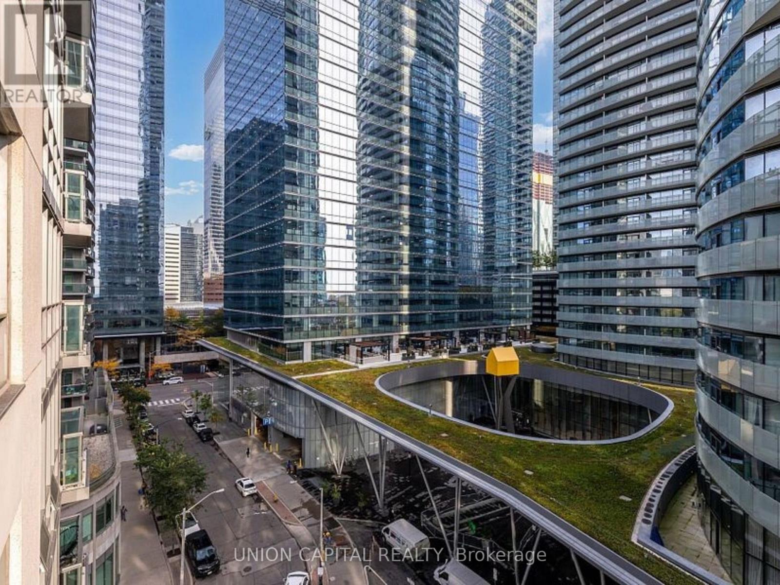 1007 - 19 Grand Trunk Crescent, Toronto (Waterfront Communities), Ontario  M5J 3A3 - Photo 25 - C12687152