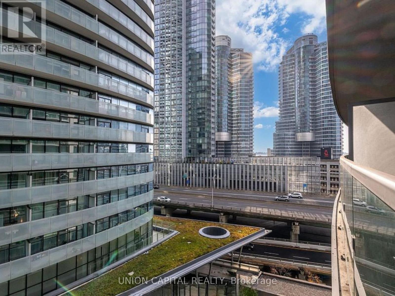 1007 - 19 Grand Trunk Crescent, Toronto (Waterfront Communities), Ontario  M5J 3A3 - Photo 26 - C12687152