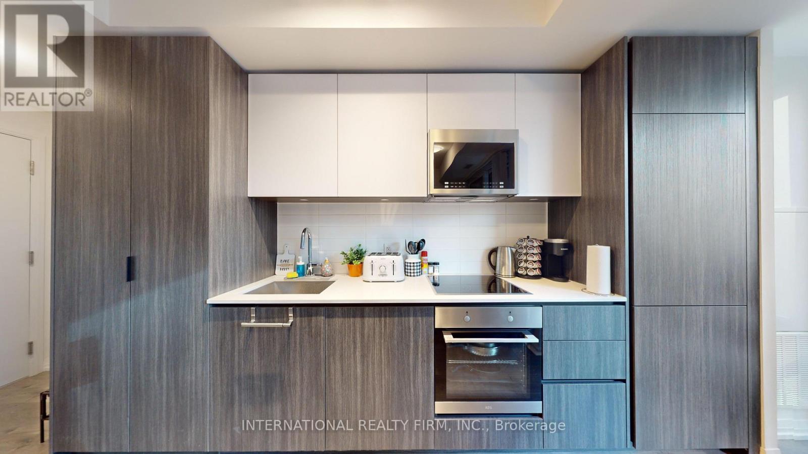 1108 - 8 Widmer Street, Toronto, Ontario  M5V 2E7 - Photo 3 - C12687160