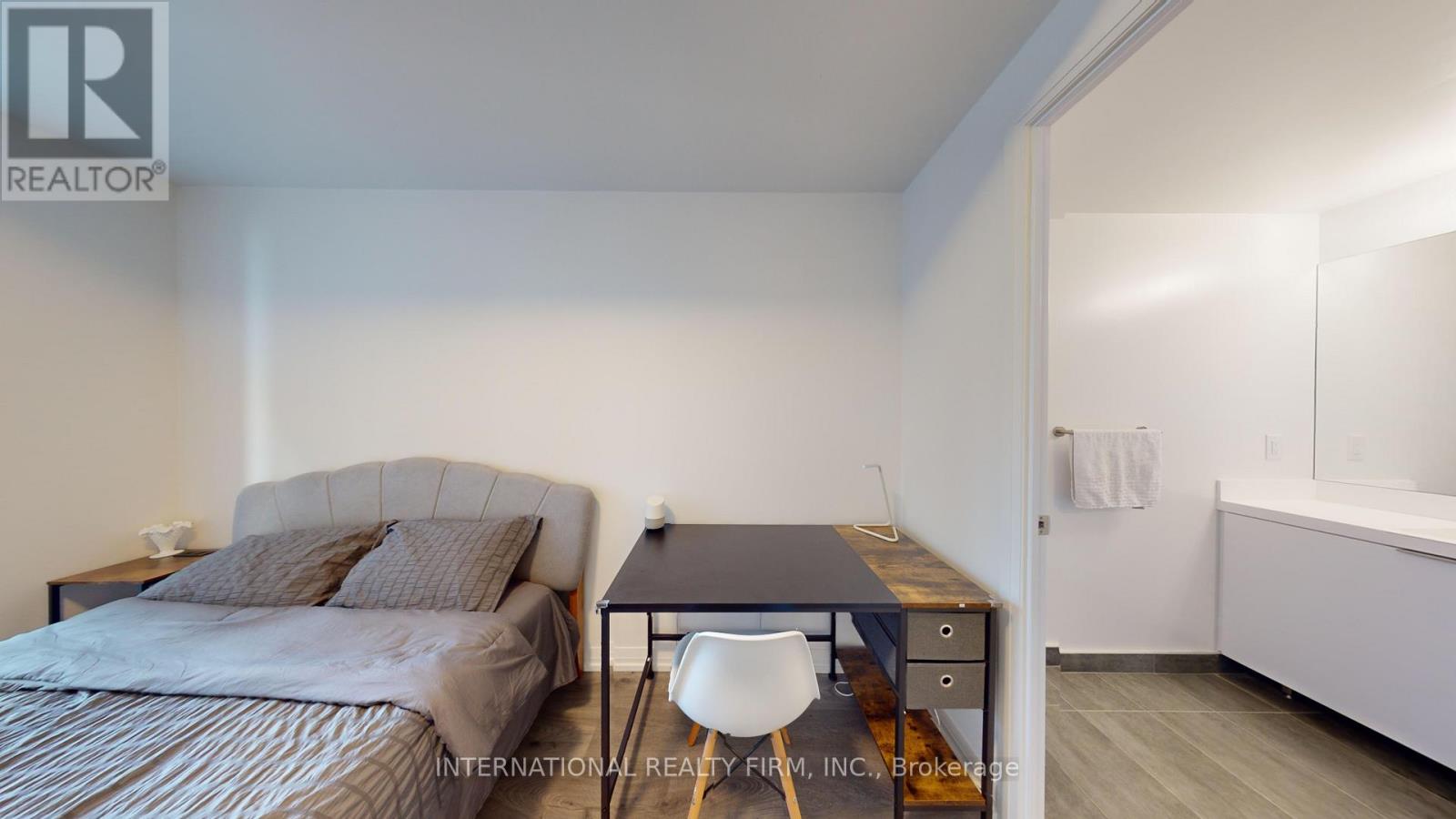 1108 - 8 Widmer Street, Toronto, Ontario  M5V 2E7 - Photo 7 - C12687160