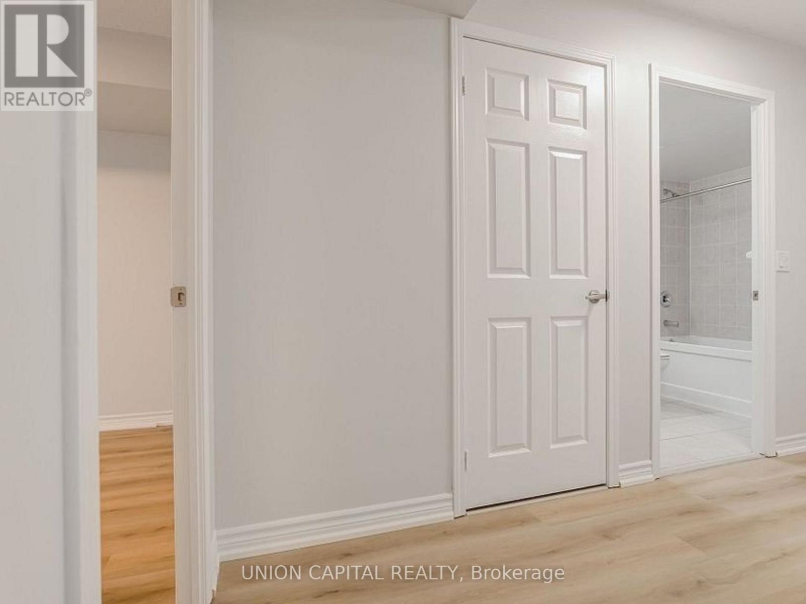 1007 - 19 Grand Trunk Crescent, Toronto, Ontario  M5J 3A3 - Photo 11 - C12687166