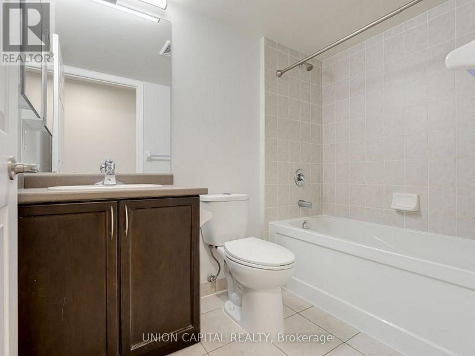 1007 - 19 Grand Trunk Crescent, Toronto, Ontario  M5J 3A3 - Photo 18 - C12687166