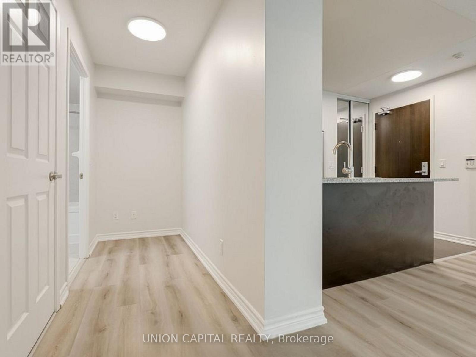 1007 - 19 Grand Trunk Crescent, Toronto, Ontario  M5J 3A3 - Photo 19 - C12687166