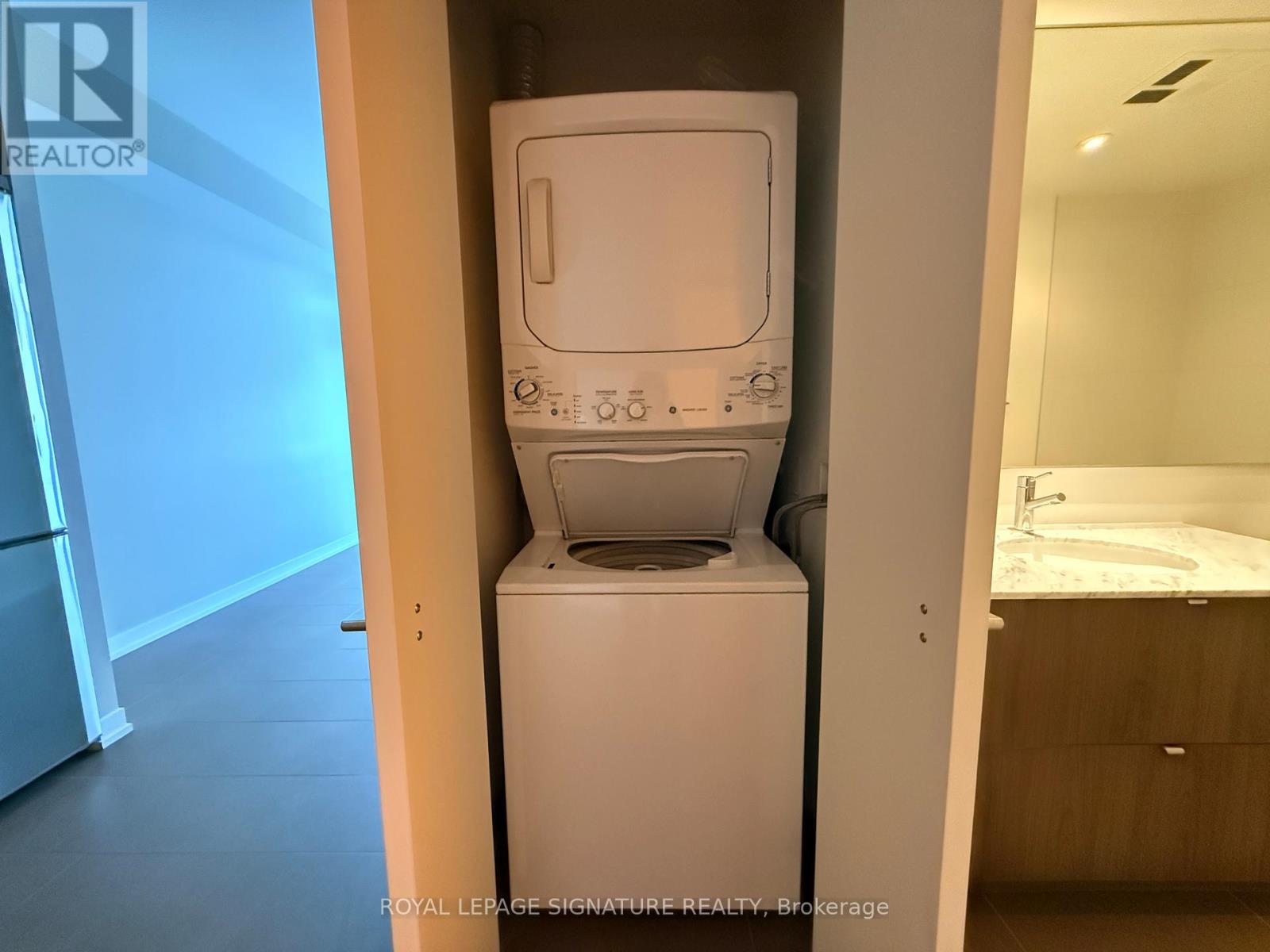 2113 - 170 Fort York Boulevard, Toronto, Ontario  M5V 0E6 - Photo 9 - C12687170