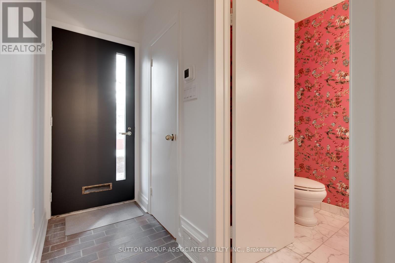 36 Shallmar Boulevard, Toronto, Ontario  M6C 2J9 - Photo 10 - C12687206