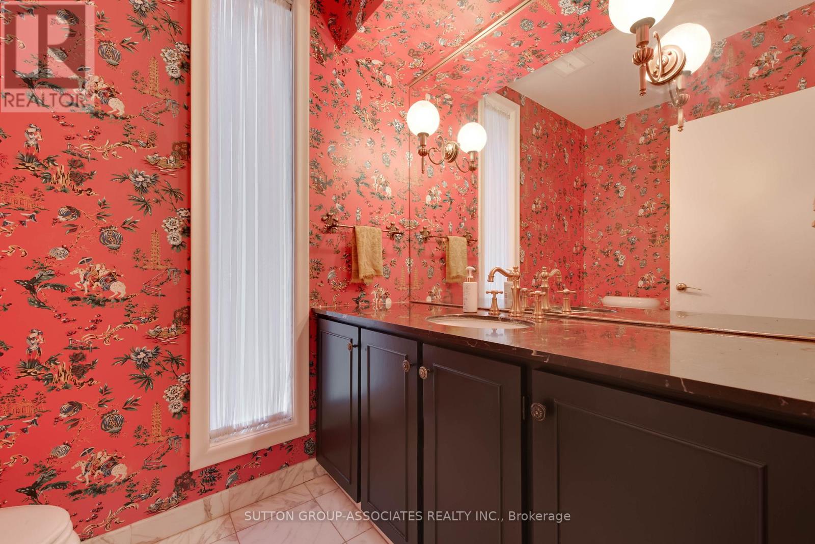 36 Shallmar Boulevard, Toronto, Ontario  M6C 2J9 - Photo 11 - C12687206