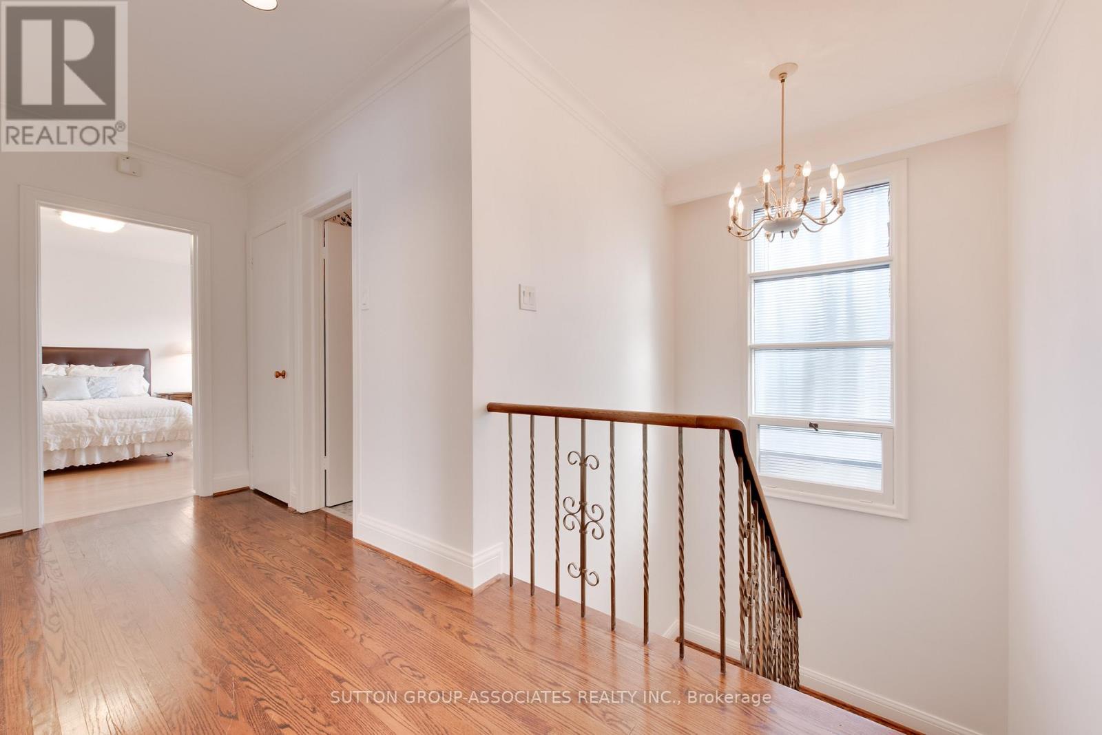 36 Shallmar Boulevard, Toronto, Ontario  M6C 2J9 - Photo 15 - C12687206