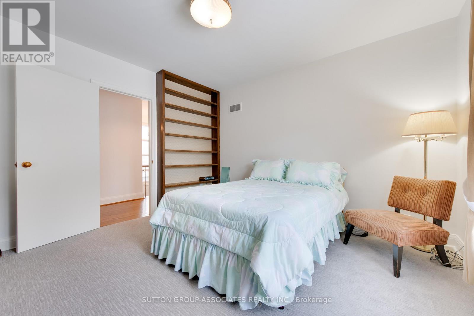 36 Shallmar Boulevard, Toronto, Ontario  M6C 2J9 - Photo 16 - C12687206