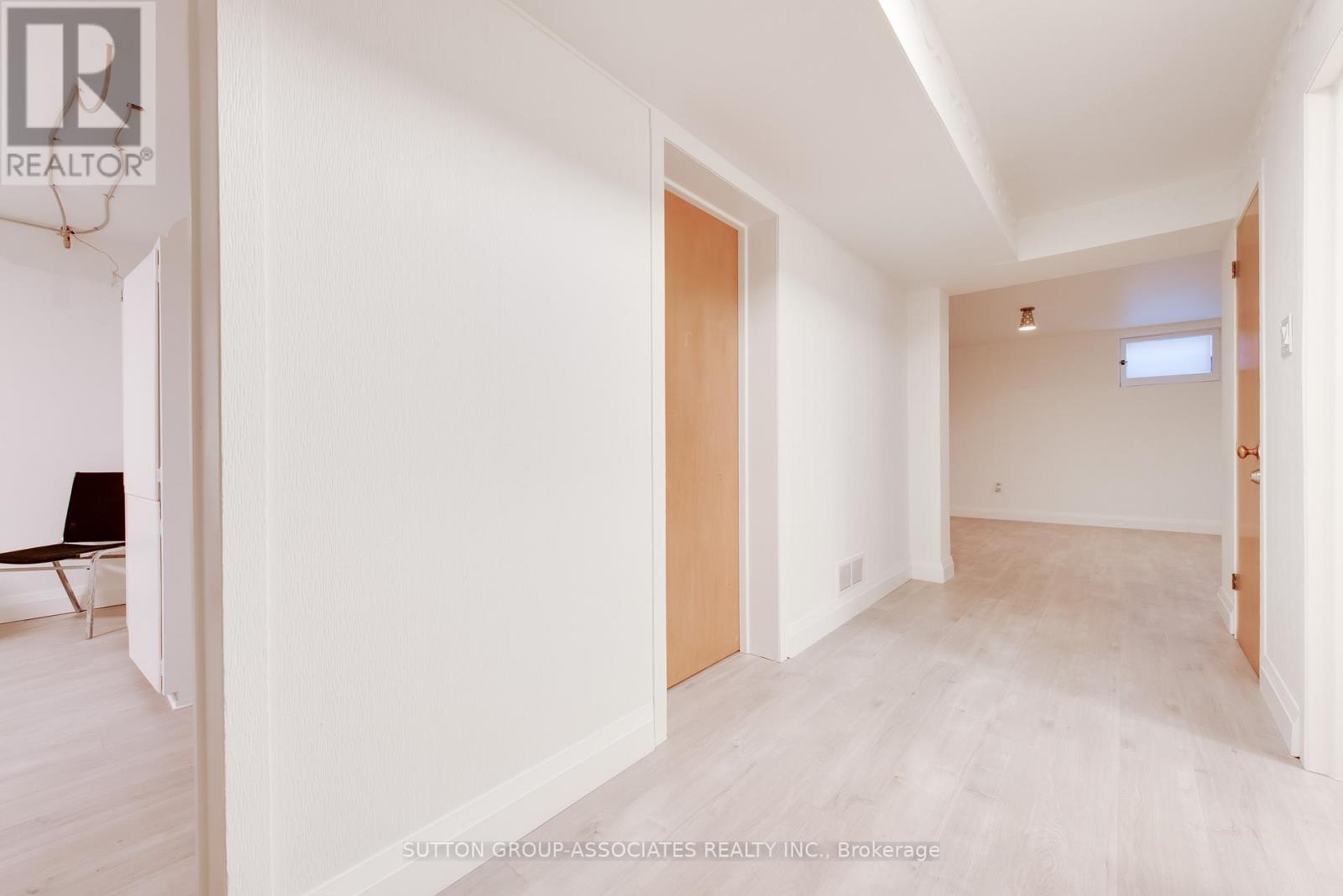 36 Shallmar Boulevard, Toronto, Ontario  M6C 2J9 - Photo 19 - C12687206