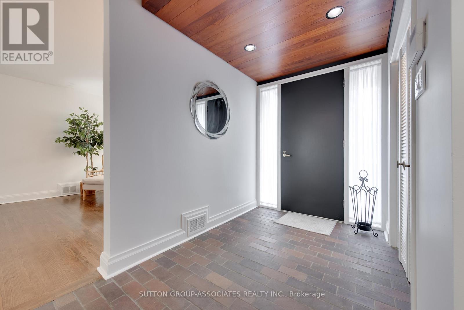 36 Shallmar Boulevard, Toronto, Ontario  M6C 2J9 - Photo 2 - C12687206