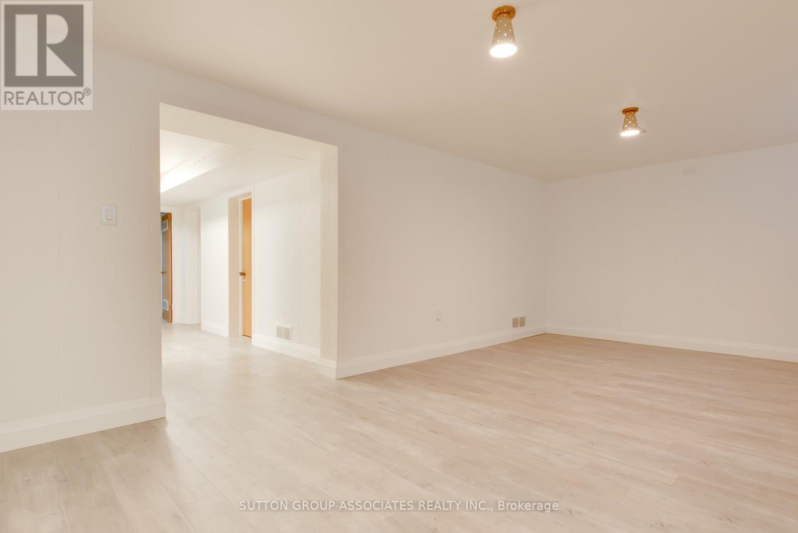 36 Shallmar Boulevard, Toronto, Ontario  M6C 2J9 - Photo 22 - C12687206