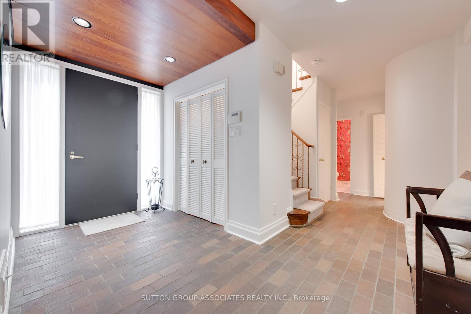 36 Shallmar Boulevard, Toronto, Ontario  M6C 2J9 - Photo 3 - C12687206