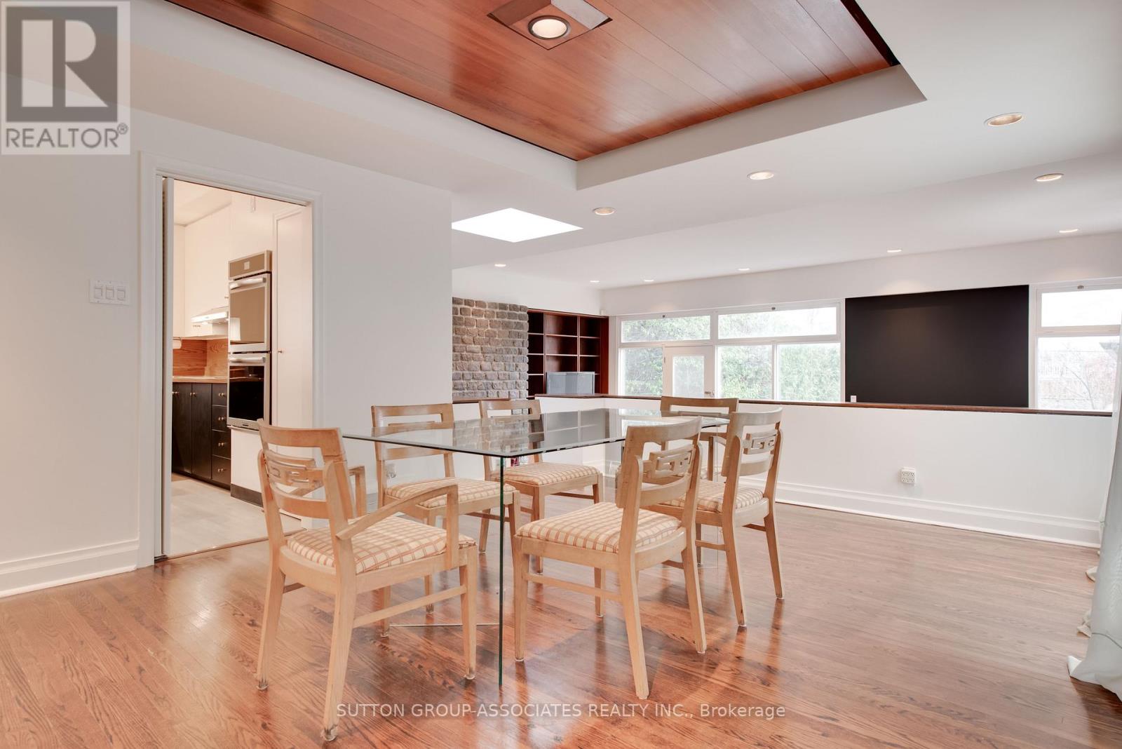 36 Shallmar Boulevard, Toronto, Ontario  M6C 2J9 - Photo 5 - C12687206