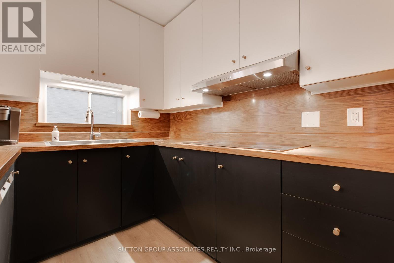 36 Shallmar Boulevard, Toronto, Ontario  M6C 2J9 - Photo 8 - C12687206