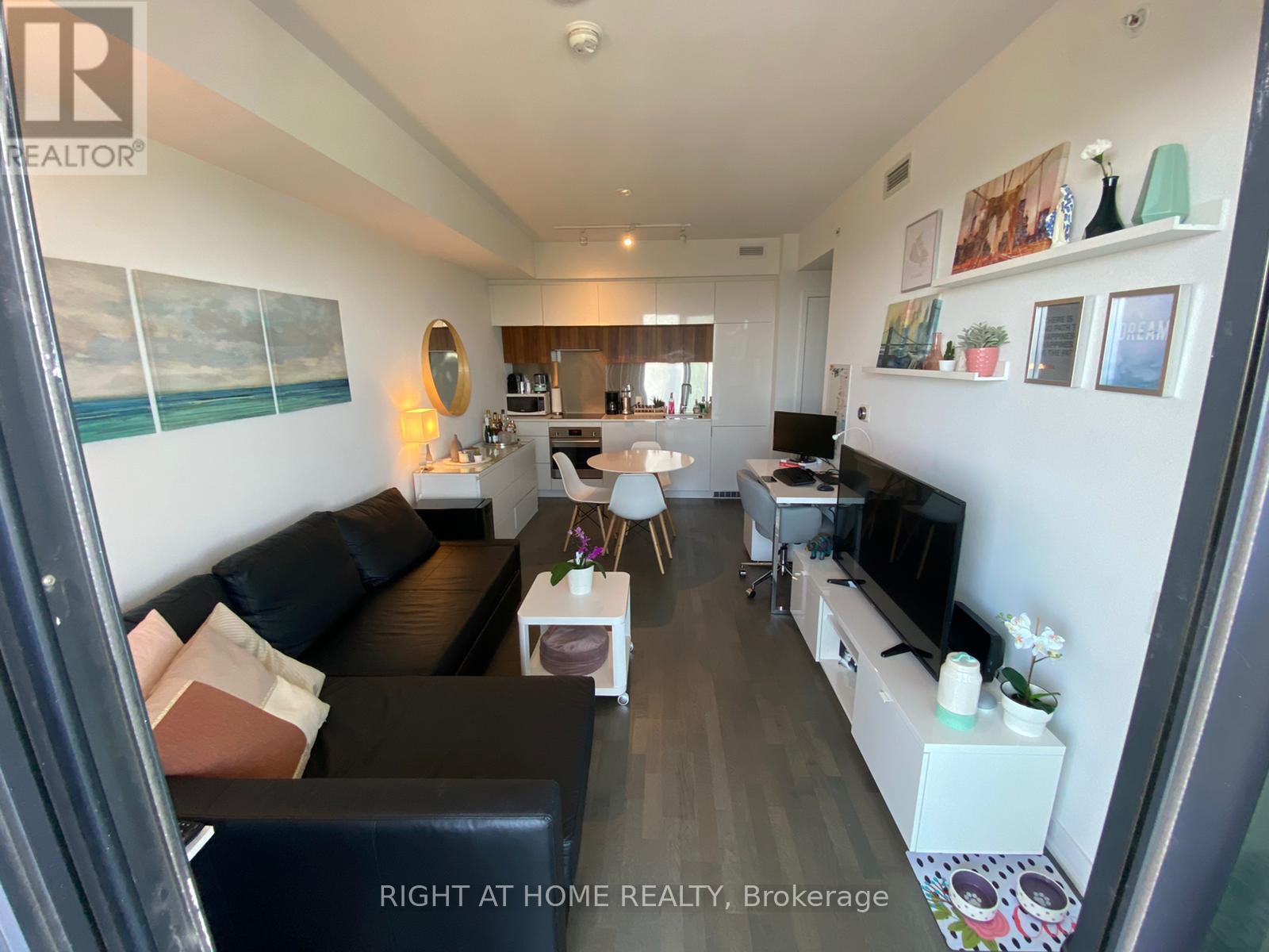 #3207 - 185 Roehampton Avenue, Toronto, Ontario  M4P 1R4 - Photo 9 - C12687258