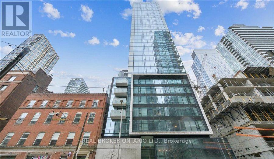 1704 - 11 Charlotte Street, Toronto, Ontario  M5V 2H5 - Photo 1 - C12687286