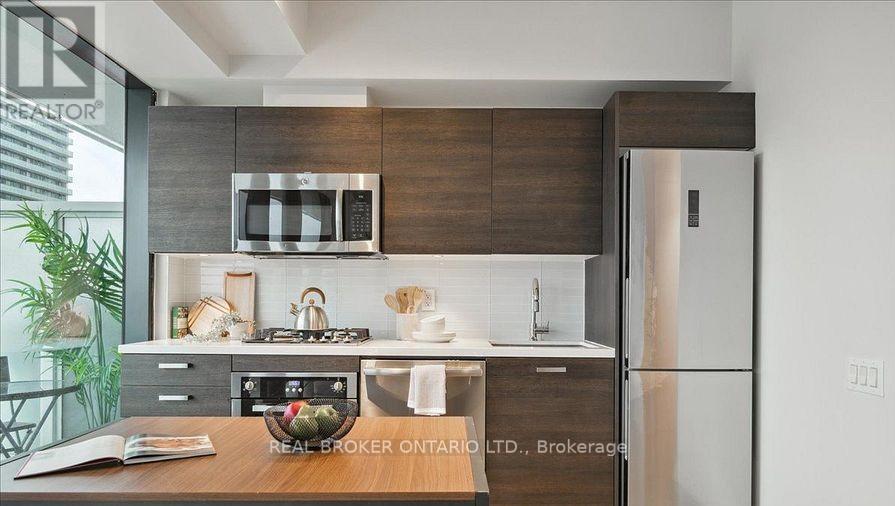 1704 - 11 Charlotte Street, Toronto, Ontario  M5V 2H5 - Photo 12 - C12687286