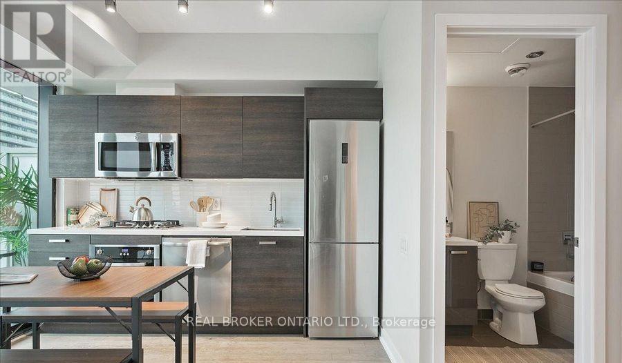 1704 - 11 Charlotte Street, Toronto, Ontario  M5V 2H5 - Photo 13 - C12687286