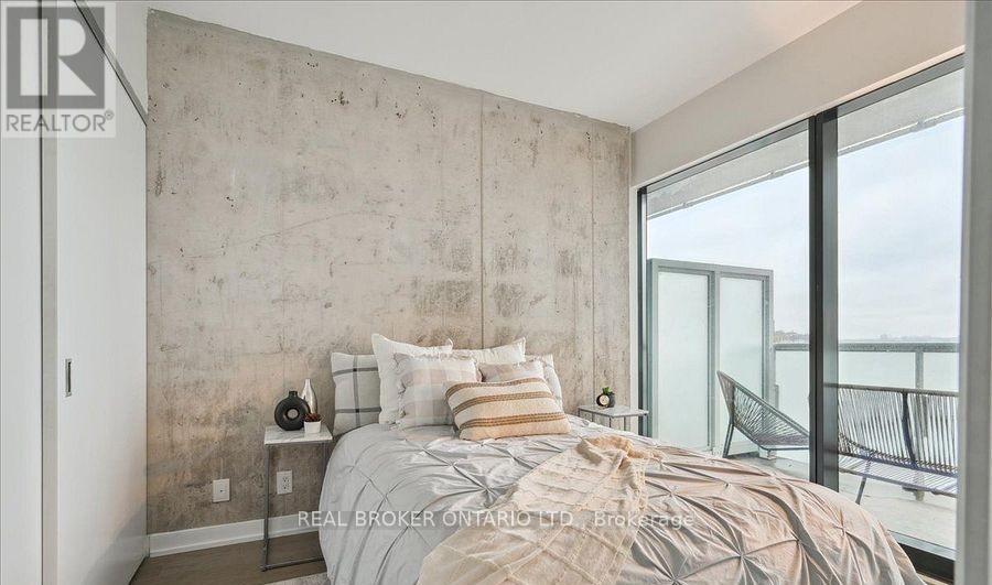 1704 - 11 Charlotte Street, Toronto, Ontario  M5V 2H5 - Photo 14 - C12687286