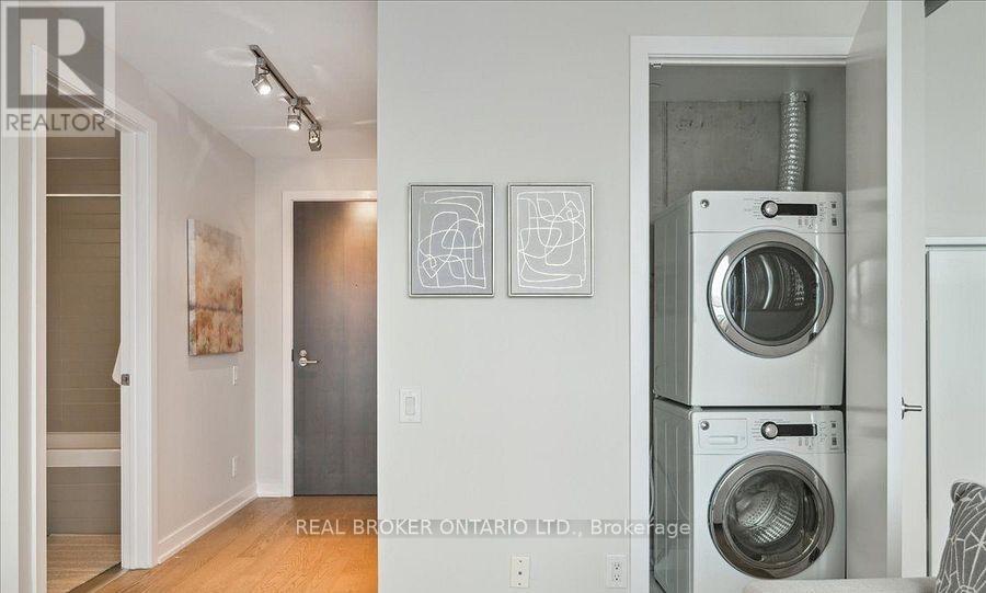 1704 - 11 Charlotte Street, Toronto, Ontario  M5V 2H5 - Photo 16 - C12687286