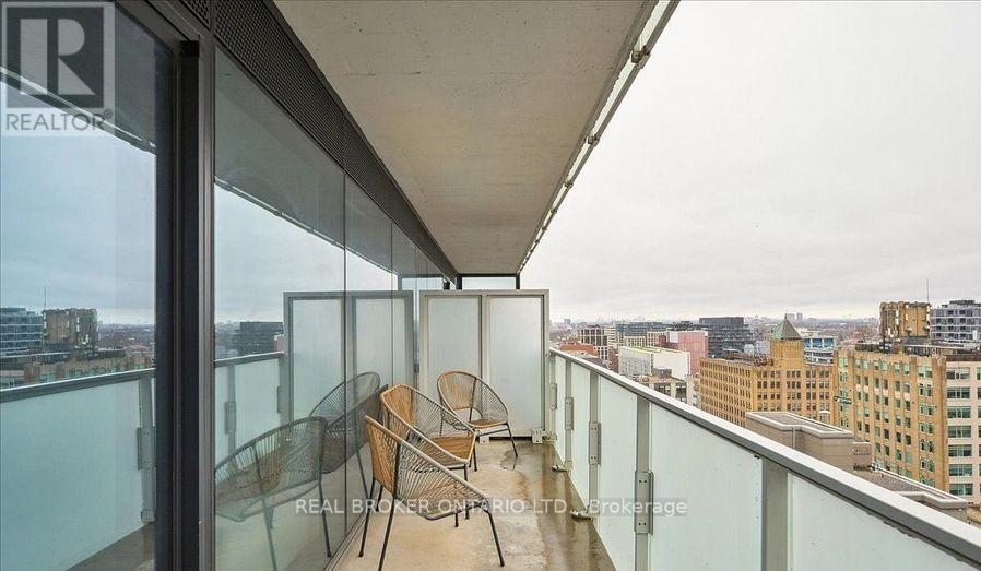 1704 - 11 Charlotte Street, Toronto, Ontario  M5V 2H5 - Photo 18 - C12687286