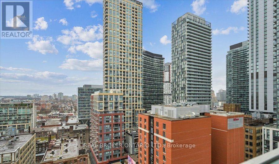1704 - 11 Charlotte Street, Toronto, Ontario  M5V 2H5 - Photo 19 - C12687286