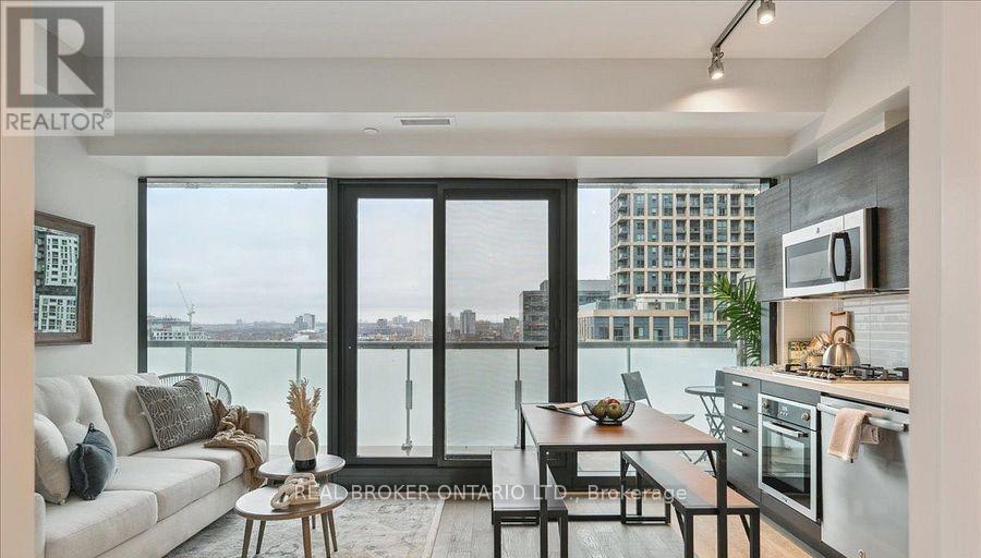 1704 - 11 Charlotte Street, Toronto, Ontario  M5V 2H5 - Photo 5 - C12687286