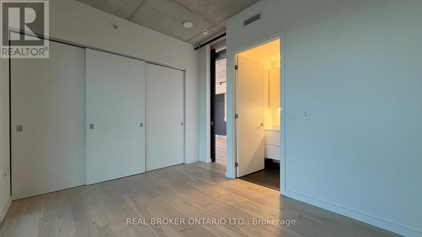 817 - 170 Bayview Avenue, Toronto, Ontario  M5A 0M4 - Photo 5 - C12687290