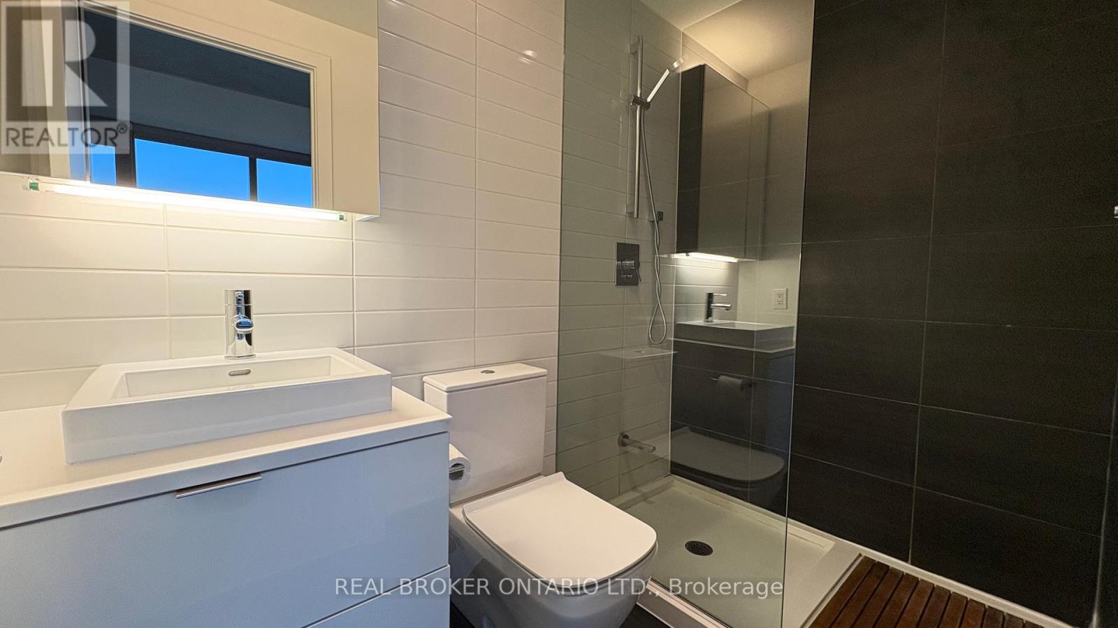 817 - 170 Bayview Avenue, Toronto, Ontario  M5A 0M4 - Photo 8 - C12687290