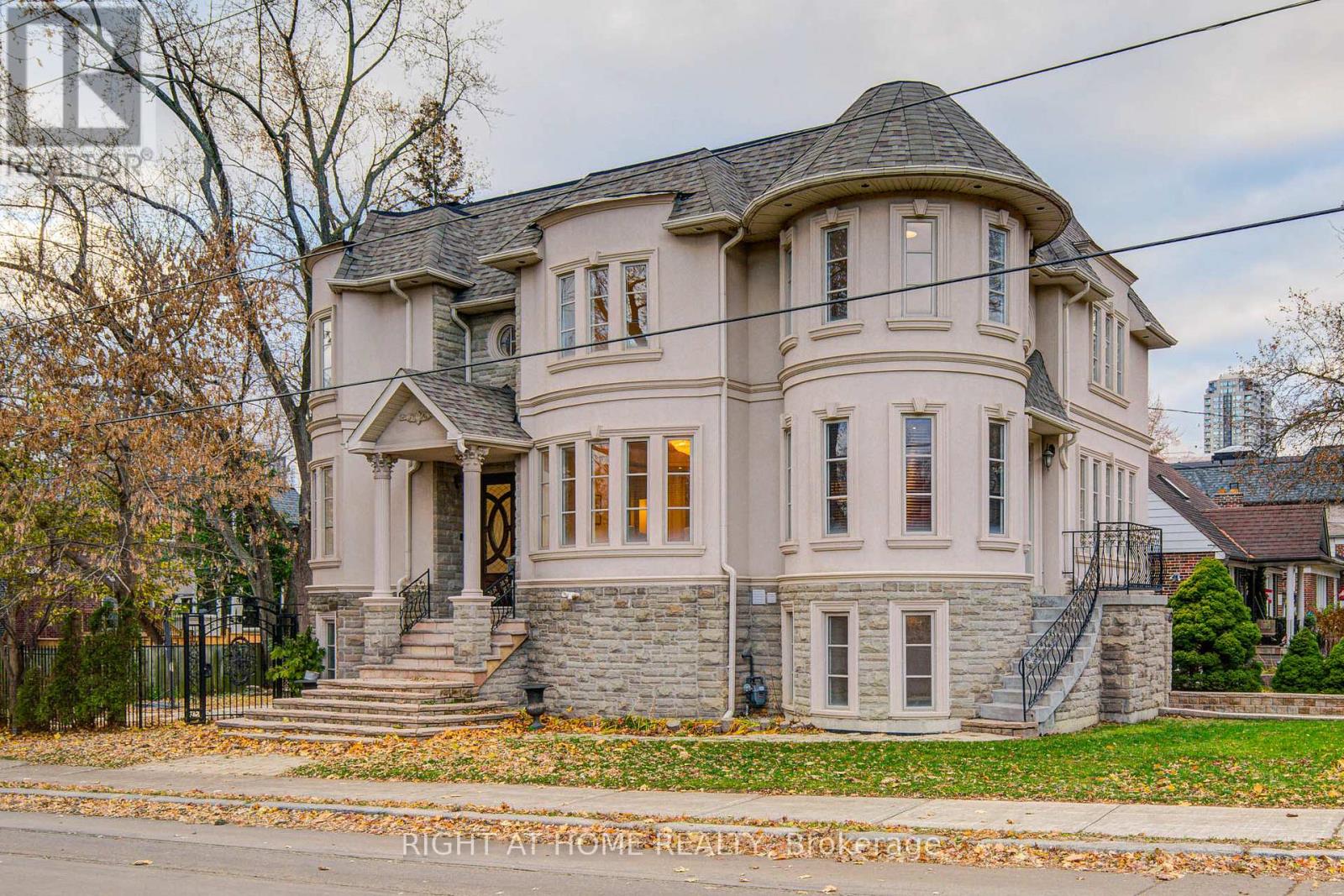 125 Kingsdale Avenue, Toronto, Ontario  M2N 3W5 - Photo 3 - C12687360