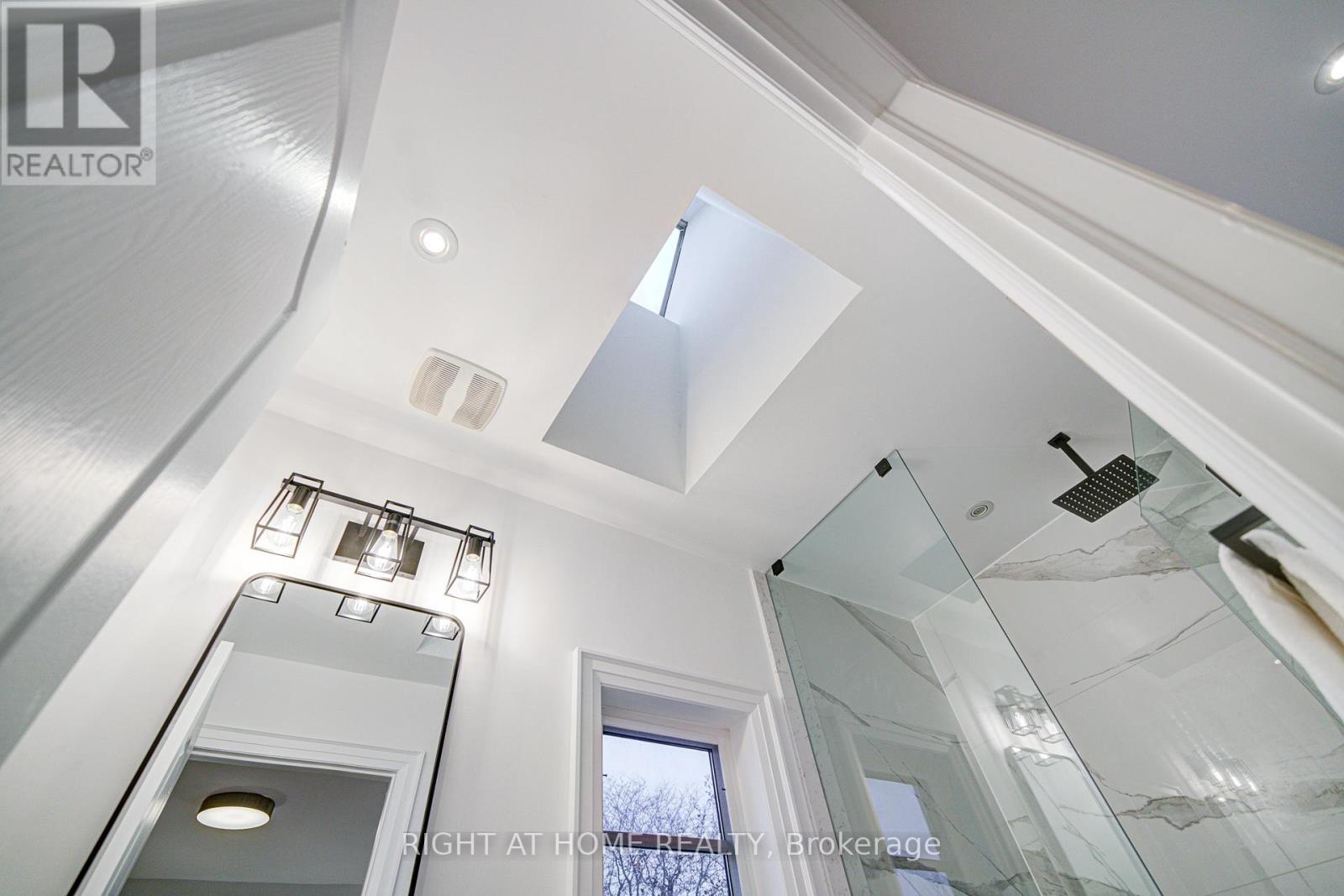 125 Kingsdale Avenue, Toronto, Ontario  M2N 3W5 - Photo 40 - C12687360