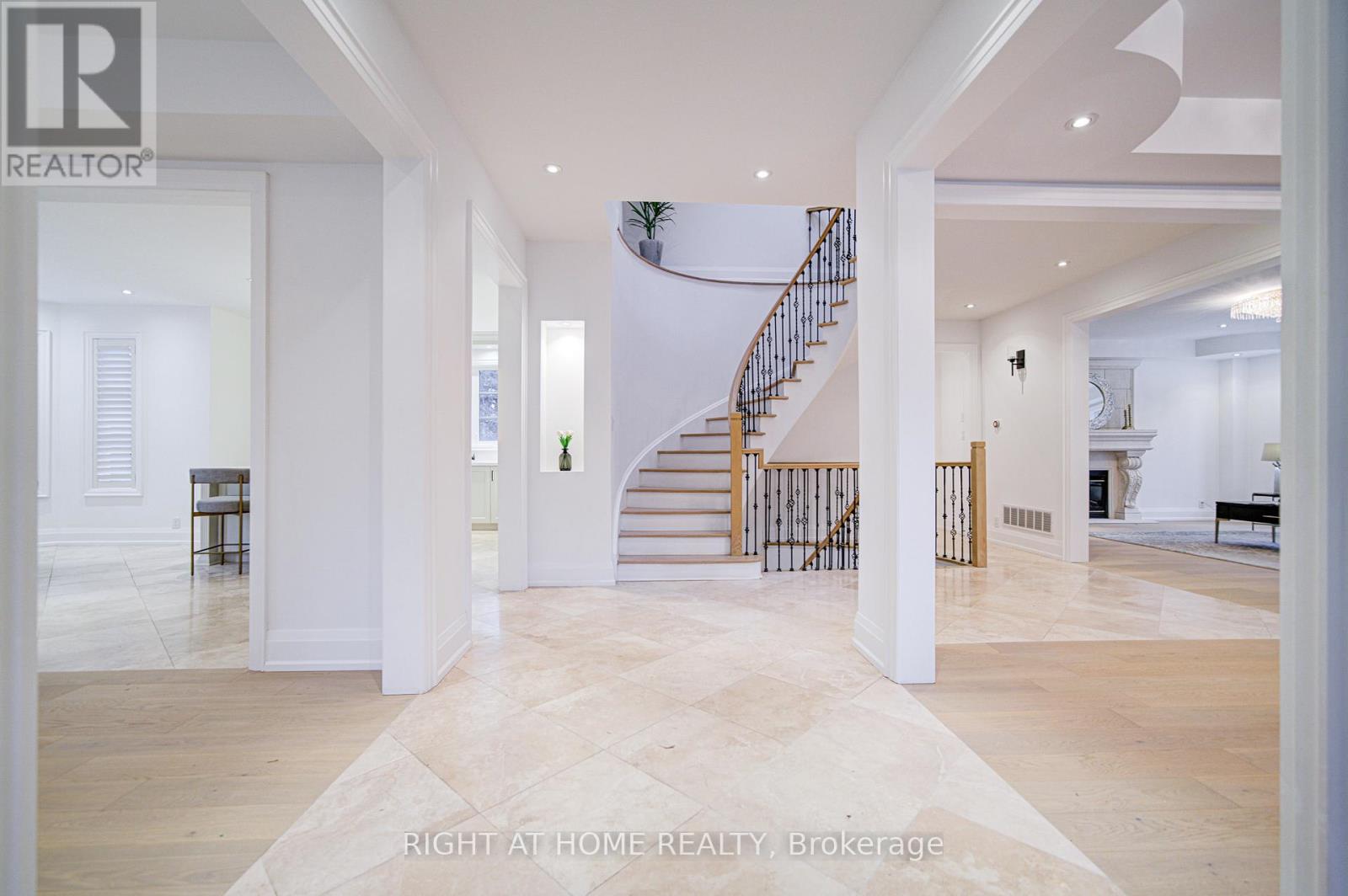 125 Kingsdale Avenue, Toronto, Ontario  M2N 3W5 - Photo 5 - C12687360