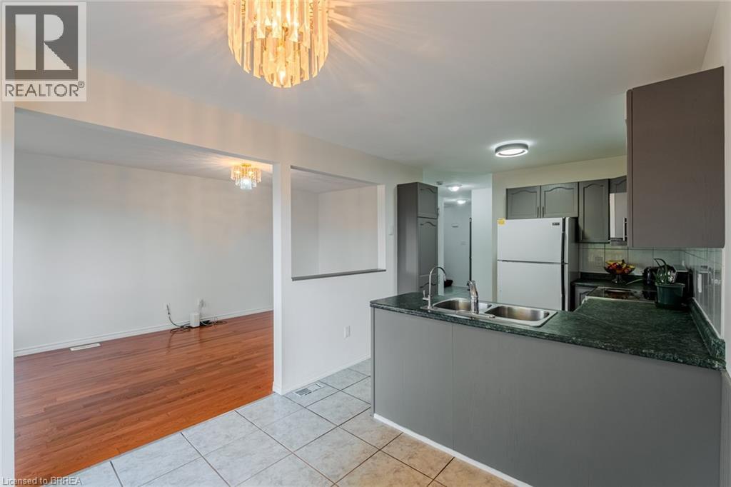 25 Anastasia Crescent, Brantford, Ontario  N3P 2A9 - Photo 12 - 40797406