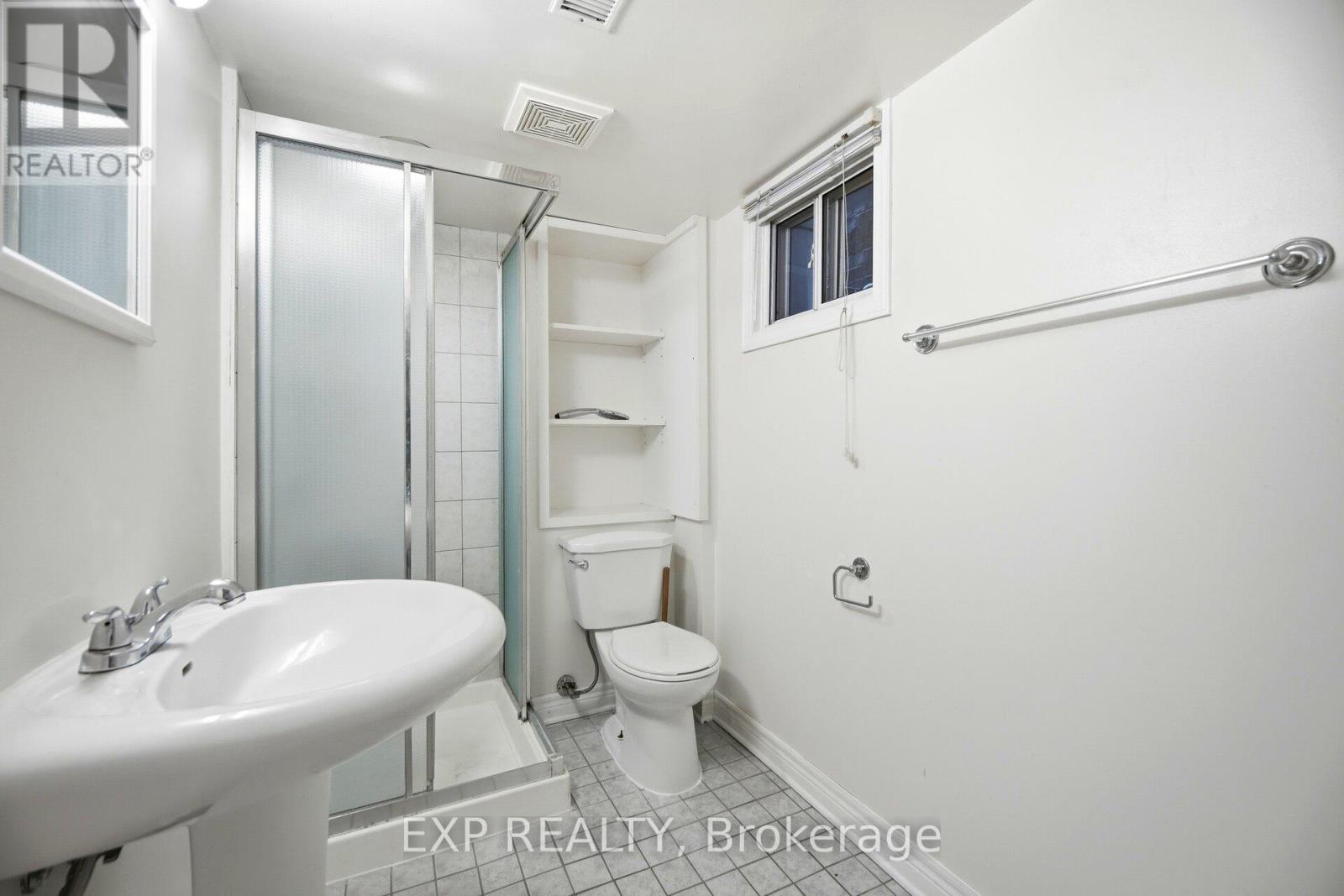 B - 402 Woodfield Road, Toronto, Ontario  M4L 2X1 - Photo 14 - E12687030
