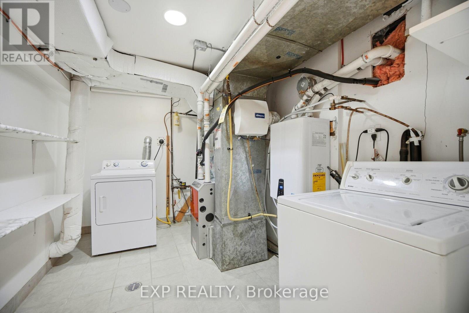 B - 402 Woodfield Road, Toronto, Ontario  M4L 2X1 - Photo 15 - E12687030