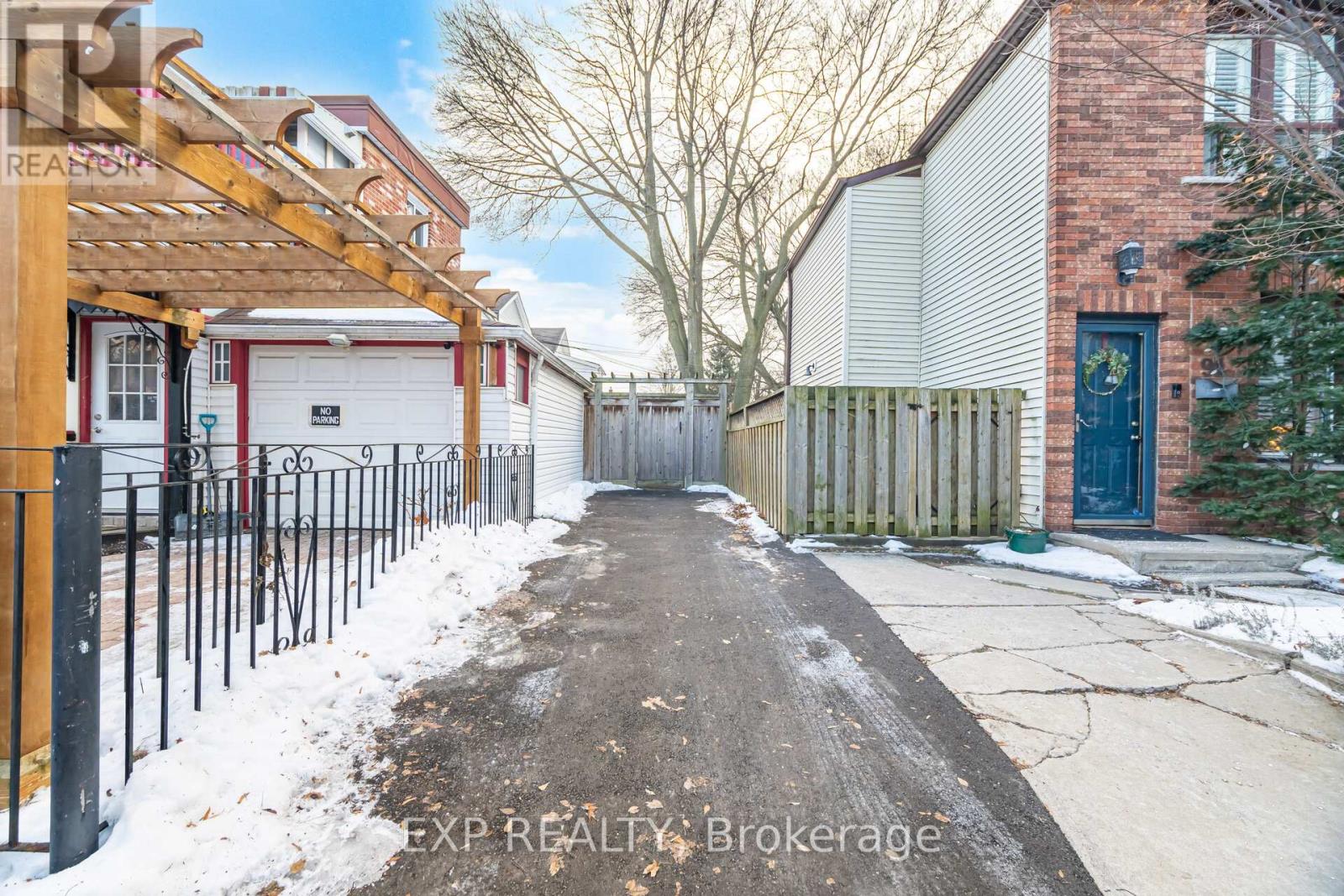 B - 402 Woodfield Road, Toronto, Ontario  M4L 2X1 - Photo 19 - E12687030