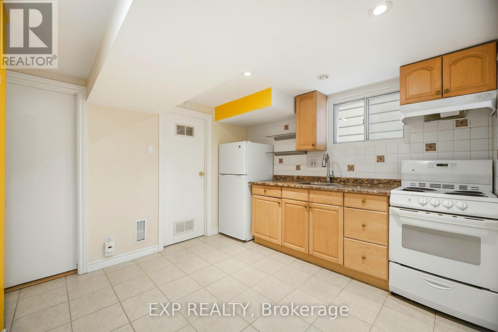 B - 402 Woodfield Road, Toronto, Ontario  M4L 2X1 - Photo 7 - E12687030