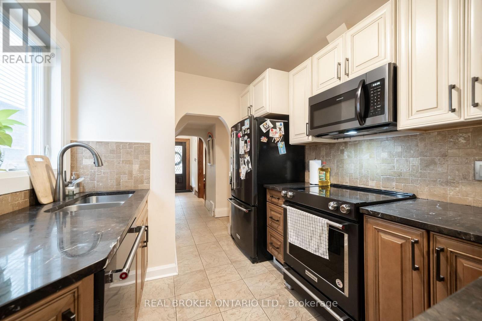 110 Westlake Avenue, Toronto, Ontario  M4C 4R4 - Photo 11 - E12687278