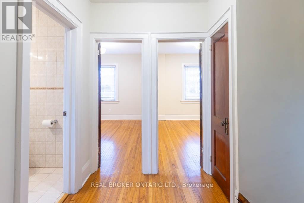 110 Westlake Avenue, Toronto, Ontario  M4C 4R4 - Photo 14 - E12687278