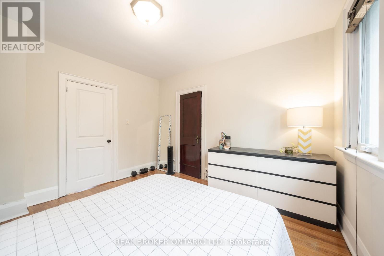 110 Westlake Avenue, Toronto, Ontario  M4C 4R4 - Photo 17 - E12687278