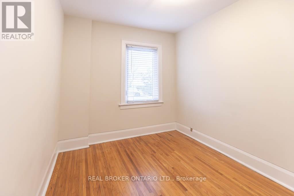 110 Westlake Avenue, Toronto, Ontario  M4C 4R4 - Photo 21 - E12687278