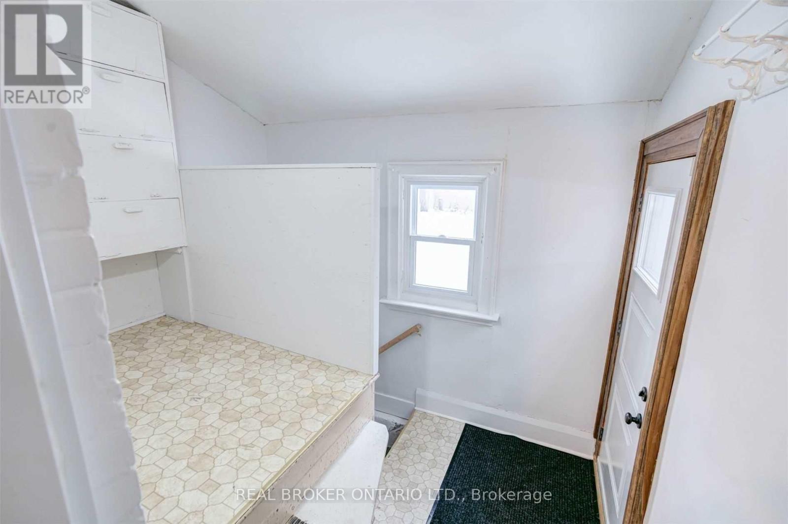 110 Westlake Avenue, Toronto, Ontario  M4C 4R4 - Photo 25 - E12687278