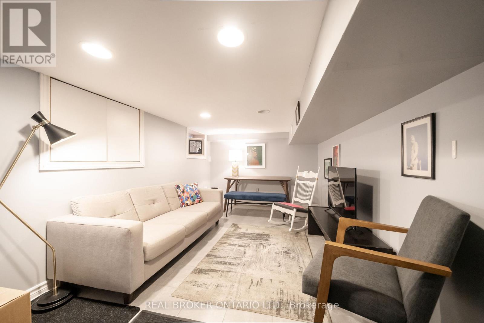 110 Westlake Avenue, Toronto, Ontario  M4C 4R4 - Photo 26 - E12687278