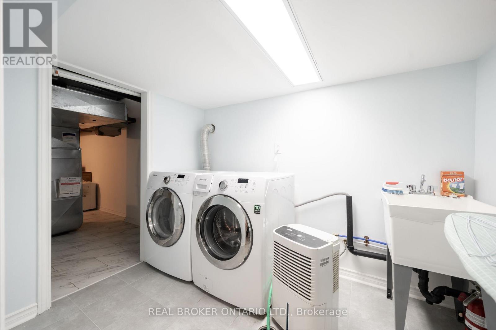 110 Westlake Avenue, Toronto, Ontario  M4C 4R4 - Photo 30 - E12687278