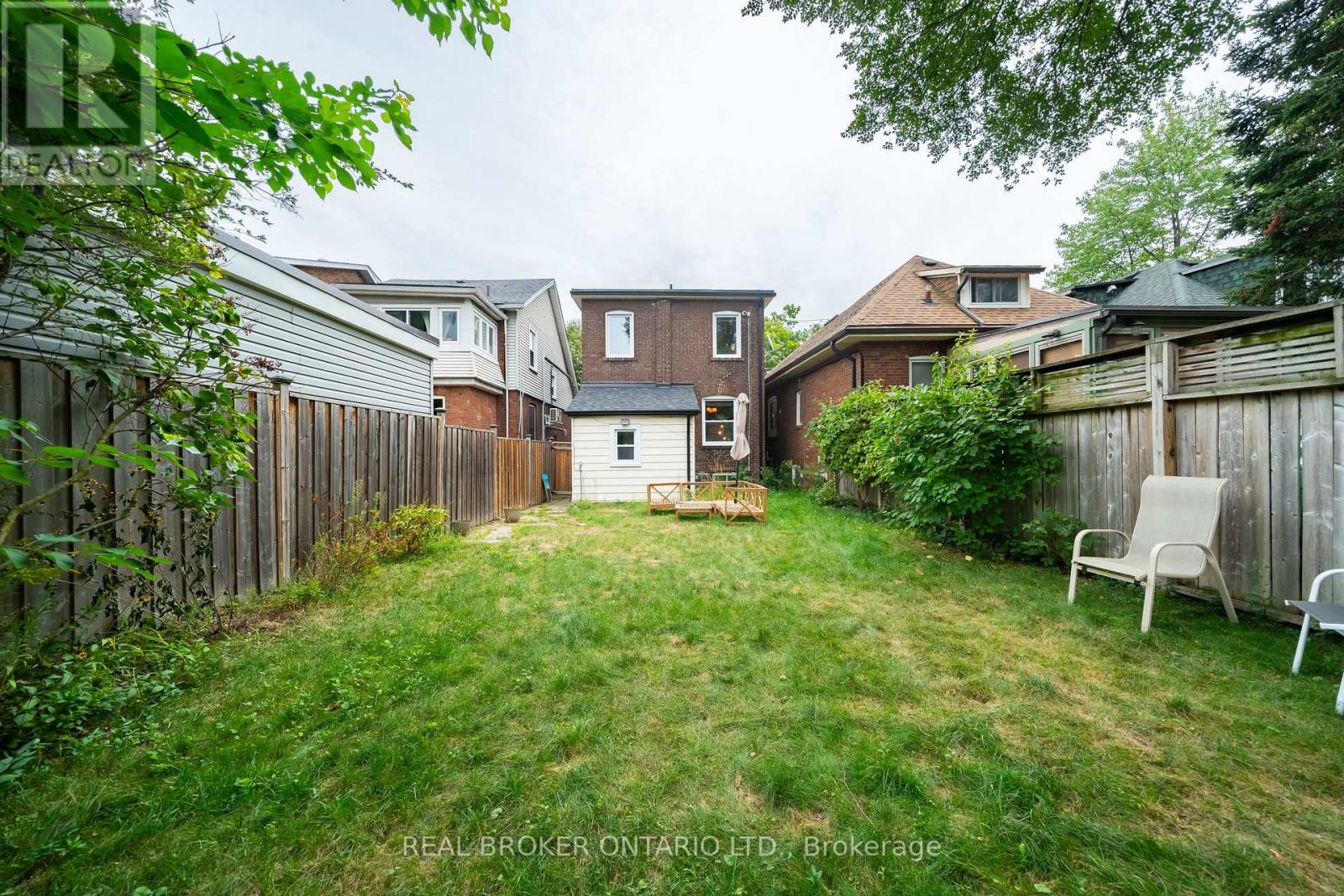 110 Westlake Avenue, Toronto, Ontario  M4C 4R4 - Photo 32 - E12687278