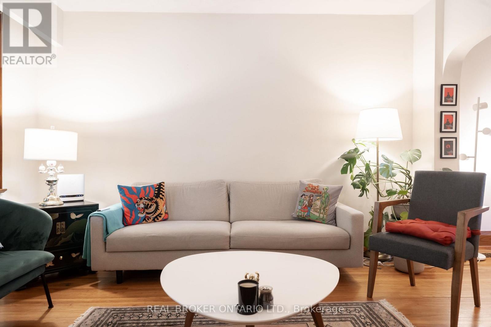 110 Westlake Avenue, Toronto, Ontario  M4C 4R4 - Photo 5 - E12687278