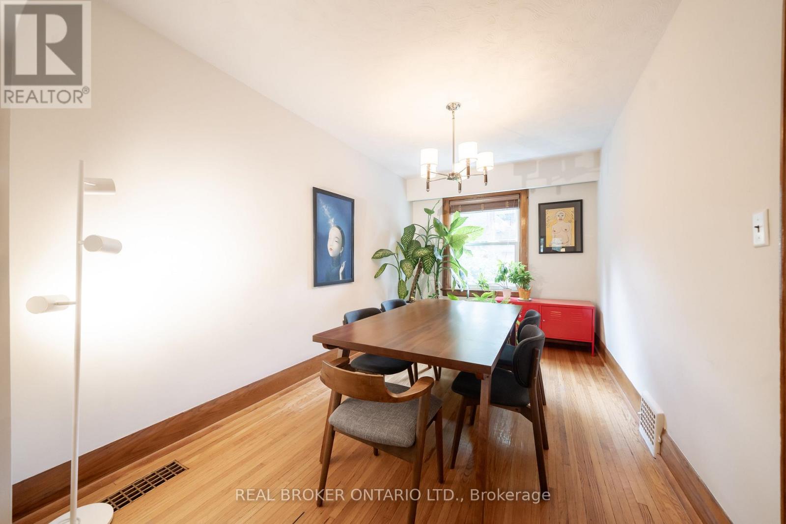 110 Westlake Avenue, Toronto, Ontario  M4C 4R4 - Photo 8 - E12687278